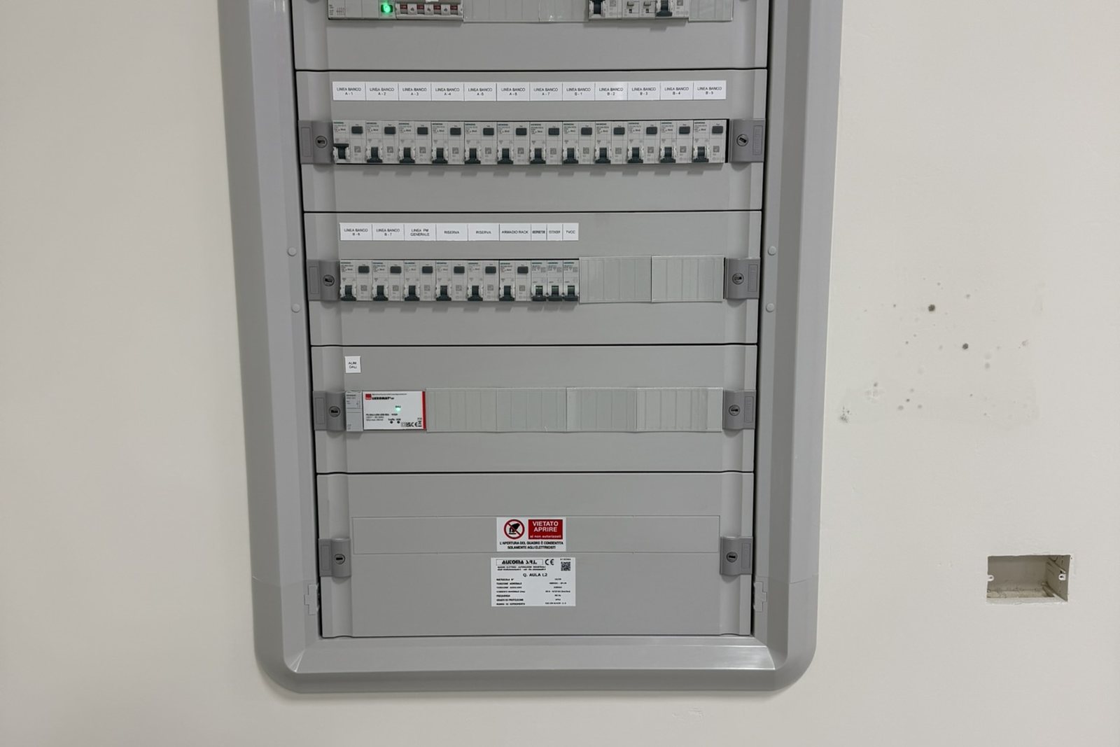 Quadro di comando e automazione industriale cablato